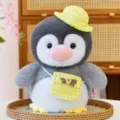 Süßes Cartoon Pinguin Plüschtier mit Karomütze und Mini Tasche als Geschenk für Mädchen. - 25cm / Gelb