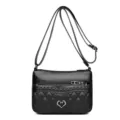 Elegante borsa a tracolla nera in morbida pelle con trapuntatura e dettaglio a cuore. - modello A / Nero