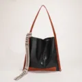 Borsa a tracolla in pelle PU nera e marrone grande borsa a secchiello con cinturino love - Nero