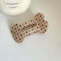 Pince à cheveux mignonne en forme d'os avec des pois chics pour le style quotidien. - Os à Pois Bruns
