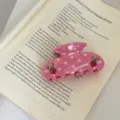 Rosa Pünktchen Haarklammer mit Kristall Erdbeer Detail, elegantes Haarschmuck Detailbild. - Trauben-Strass Rosa (Haarkralle)