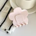 Pince à cheveux fleur rose accessoire coiffure doux taille moyenne résine acétate requin. - Rose