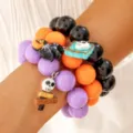 Vue détaillée du bracelet en perles d'Halloween avec breloques de crâne mignonnes - Ensemble de 3 Bracelets / Lot de 3 / Multicolore (S-004T3)