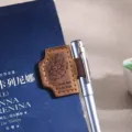 Leren magnetische boekenlegger met penhouder, gepersonaliseerde bruine pagina markering - Bruin zonder tekst
