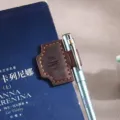 Leren magnetische boekenlegger met elastische penhouder, bruine paginaverdeler. - Koffiebruin - Zonder tekst