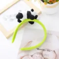 Schattige pluche panda haarband met groen bamboe design, ideaal voor foto's en dagelijks. - Panda pluche hoofdband