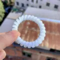 Elastico per capelli a spirale bianco effetto gel, comodo accessorio per acconciature. - Elastici a spirale bleu fresco