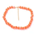 Collana di perline arancioni estive con cordino annodato e catenella di estensione dorata - Brillantini