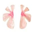 Schicke abstrakte Ohrringe mit rosa Schmelz und eleganten goldenen Kanten fuer den taeglichen Look. - Rosa