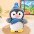 Simpatico peluche di pinguino rotondo con cappello e sciarpa in maglia blu, morbida bambola. - Pinguino con cappello e sciarpa - Blu