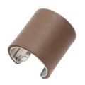 Pinza de coleta de cuero PU marrón, accesorio para el pelo ancho con base de metal. - Marrón