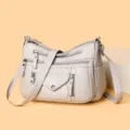 Lässige Waschleder-Umhängetasche für Damen, stilvolle Schultertasche mit mehreren Fächern. - Weiß