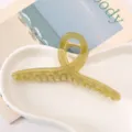 Grote acryl haarklem in vintage Morandi groen, kruisontwerp detailweergave voor dik haar. - 13cm / Matchagroen