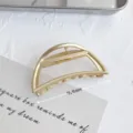 Molla per capelli in metallo dorato design geometrico semicerchio elegante accessorio dettaglio. - Semicerchio Oro