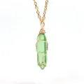 Handgemachte drahtgewickelte grüne sechseckige Kristall Halskette Modeschmuck Geschenk - Gold und Transparentes Grün