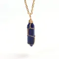 Handgemachte drahtgewickelte Naturstein Sechseck Säule Kristall Anhänger Halskette Detail - Gold Lapislazuli
