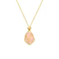 Goldfarbene Kette mit einem Metallkäfig-Anhänger und einem natürlichen rosa Kristall. - Netzbeutel-Anhänger im Bambus-Stil / Goldener Netzbeutel mit Rosenquarz