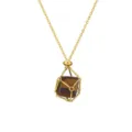 Goldfarbene Metallkettenhalskette mit geometrisch drahtumwickeltem braunem Edelstein. - Netzbeutel-Anhänger im Bambus-Stil / Goldener Netzbeutel mit Tigerauge