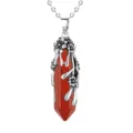 Roter Kristall Sechsecksaeule Anhaenger Halskette mit floraler Metallfassung Detail - Roter Jaspis