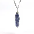 Handgefertigte drahtgewickelte hexagonale Kristall Stein Anhänger Halskette mit Kette. - Silber & Blaupunkt-Jaspis