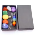 Juego de piedras de cristal 7 chakras naturales con collar colgante de columna en caja negra. - Cadena Hueca Columna Hexagonal con Siete Piedras