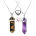 Natürlicher Kristall Sechseckige Säule Anhänger Pärchen Halskette Set mit magnetischem Herz. - Set aus Herz & Sechsecksäule / Tigerauge & Amethyst