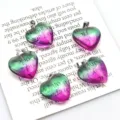 Detailansicht von 20mm Farbverlauf Herz Kristall Anhänger für DIY Halsketten. - Cyan, Violett & Rot