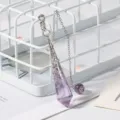 Colgante de péndulo de cristal púrpura sintético con cadena de plata fina y tapa de metal filigrana. - 1 Pieza / Amatista