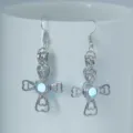 Pendientes de cruz luminosos plateados, diseño hueco joyería de moda DIY para mujeres. - Plata Brillo Azul Cielo (NY1033)