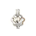 Accessorio ciondolo gabbia zampa cava in metallo argentato vista dettagliata con design traforato. - Stile Capasanta (PL038)