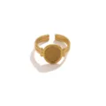 Bague reglable en acier inoxydable dore avec plaque ronde texturee pour femmes. - Monture de Bague Ovale Dorée