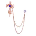 Elegante roségouden slangen kruis zwaard broche met dubbele kettingen en schitterende kristallen. - Slang Kruis Zwaard Kwastje Stijl / Blauwe Strass (Gouden Basis)