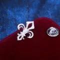 Silberne Metall Lilien Brosche Pin fuer Herren Anzug Freizeit Kleidung Zubehoer. - Militäremblem (Silber)