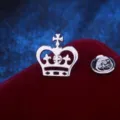Silberne Kronen Brosche Stift stilvolle Vintage Revers Accessoire für Anzug Herren - Krone (Silber)