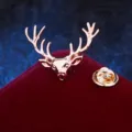 Exquisiter goldfarbener Hirschkopf Brosche Revers-Pin für retro Anwesen und Mode-Taschen. - Hirschkopf (Gold)