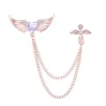 Broche de cruz de corazón de alas de ángel en tono oro rosa con pedrería transparente brillante. - Dorado