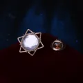 Broche de estrella hexagonal con diamantes de imitación estilo coreano mini alfiler de cuello - Pin de Solapa Hexagrama / Diamante de Imitación Blanco (Marco Dorado)