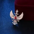Glänzender Doppeladler Brosche mit rotem Kristall, eleganter Anzug Pin für Herren und Damen - Goldene Basis Roter Strass (Klein)