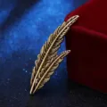 Vintage gold feather brooch leaf lapel pin for men women suit jacket decorative accessory detail - Antique Gold
