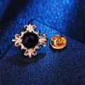 Koreanischer Kristall Broschen, gotischer Kreuz Kragennadel mit schwarzem Strass für Hemd. - Gold Schwarzer Strass