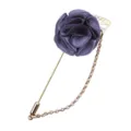 Lila Stoff Blume Anstecknadel mit Gold Kette und Blatt Akzent fuer Herren Anzuege Hochzeit. - Grau
