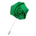 Grüne Satin Rosen Anstecknadel für Herren Anzüge, elegante Stoff Blume Boutonniere. - Sattes Grün