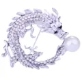Spilla drago cinese con strass variante, elegante accessorio perla animale per uomo donna. - Argento