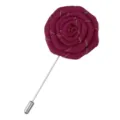 Broche fleur de rose en tissu faite à la main pour hommes, élégant accessoire de costume. - Bordeaux