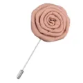 Broche fleur en tissu rose pour homme, elegante rose faite a la main avec tige en metal. - Champagne