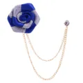 Broche fleur de rose en tissu bleu pour homme avec chaînes pendantes dorées et cristal. - Bleu