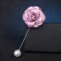 Élégante broche longue fleur de camélia en tissu avec embout perle pour accessoires de mode femme. - Violet
