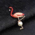 Prachtige flamingo emaillen broche met parel, stijlvolle legering dierlijke speld. - Rood (met parels)