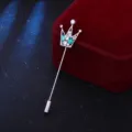 Mini Spilla da Revers con Corona di Cristallo per Uomo Abito Cappello Colletto Gioiello - Corona in Pietra Verde (Base Argento)