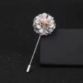 Élégante broche fleur en tissu pour femme, accessoire doux pour pull et costume chic. - Gris